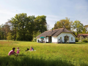 Comfort 2-Person Dog Bungalow In The Holiday Park Landal Twenhaarsveld